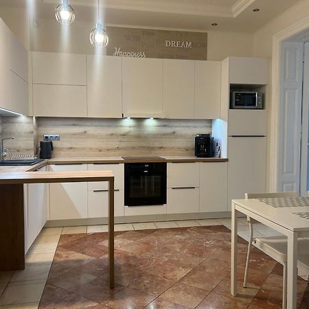 Leo Apartment Obchodna - Family Bratislava Eksteriør billede